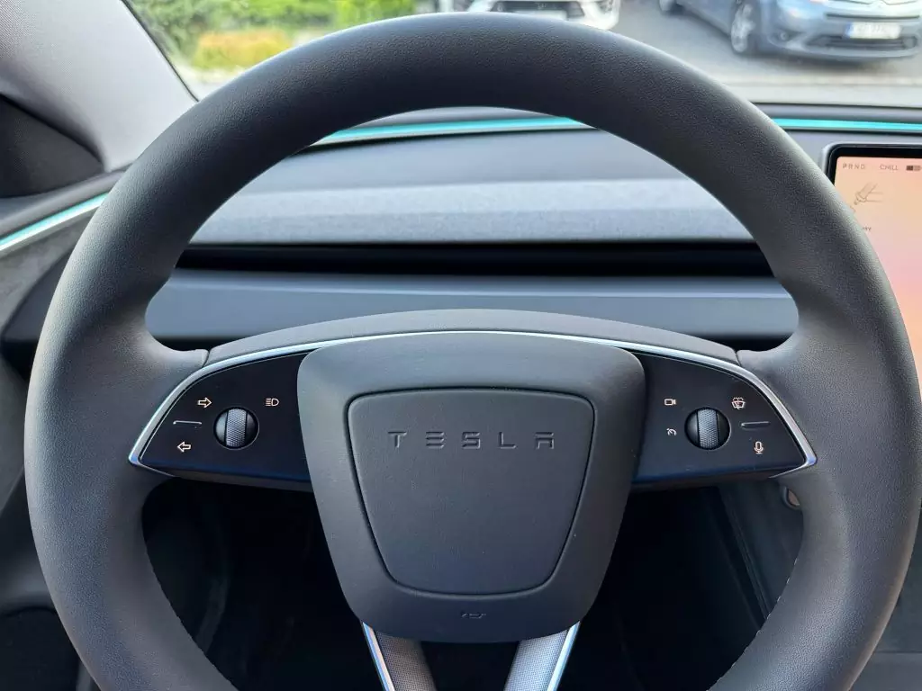 Kierownica Tesla