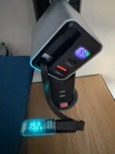 Tańsza ładowarka - wyświetlacz pokazuje 65W, pomiar 19,2W